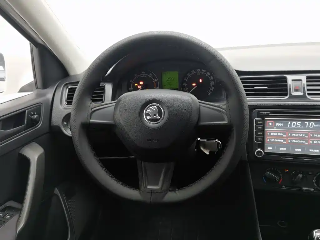 Skoda Rapid Spaceback — миниатюра 11