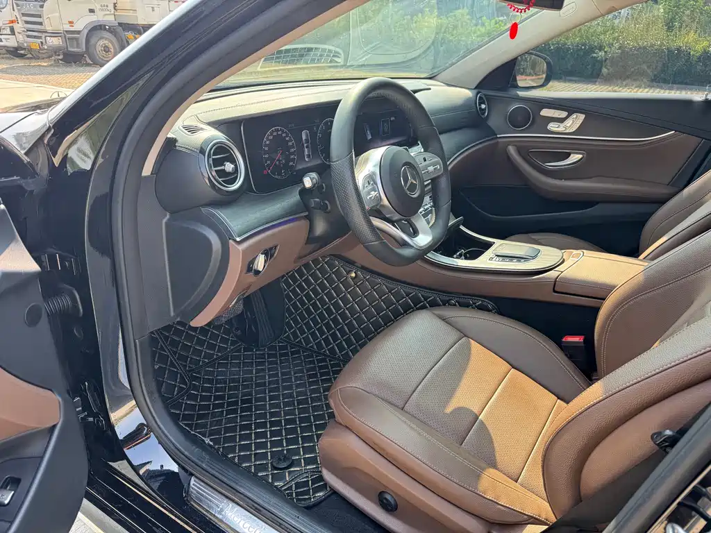 Mercedes-Benz E-Class — миниатюра 9