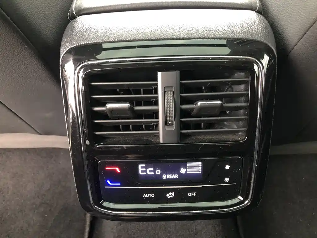 VOLKSWAGEN PASSAT NEW ENERGY