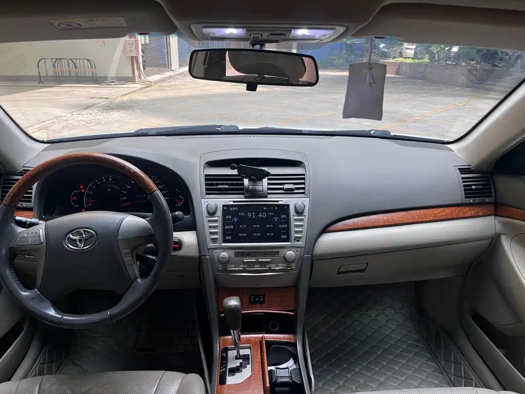 Toyota Camry — миниатюра 6