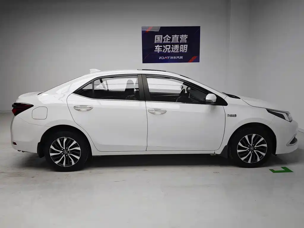 Toyota Corolla Hybrid — миниатюра 7