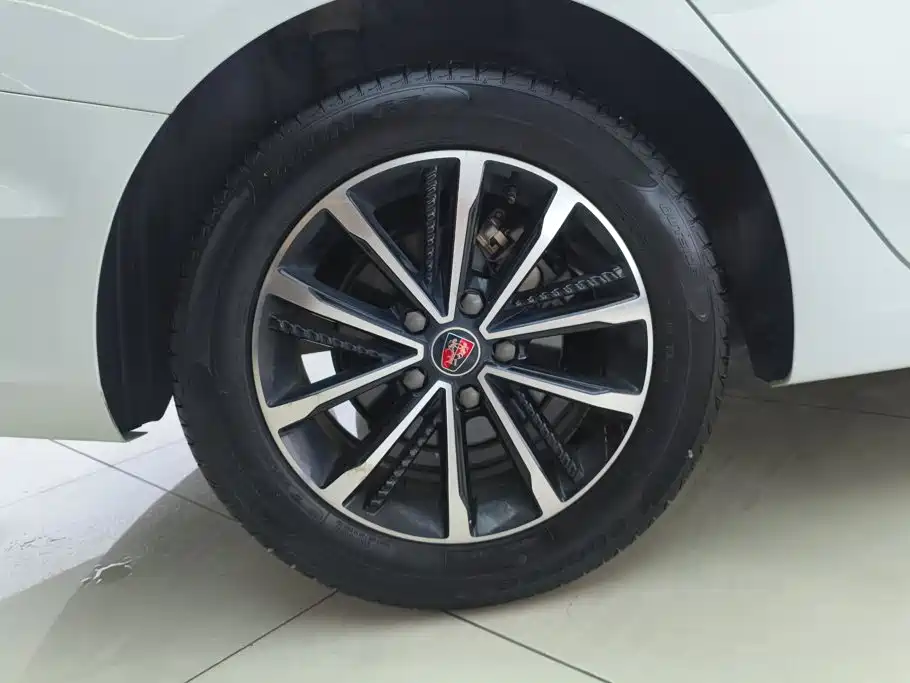 Roewe i5 — миниатюра 6