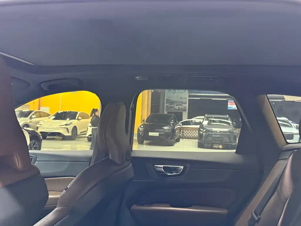 Volvo XC60 — миниатюра 13