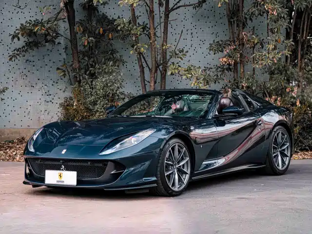 Ferrari 812