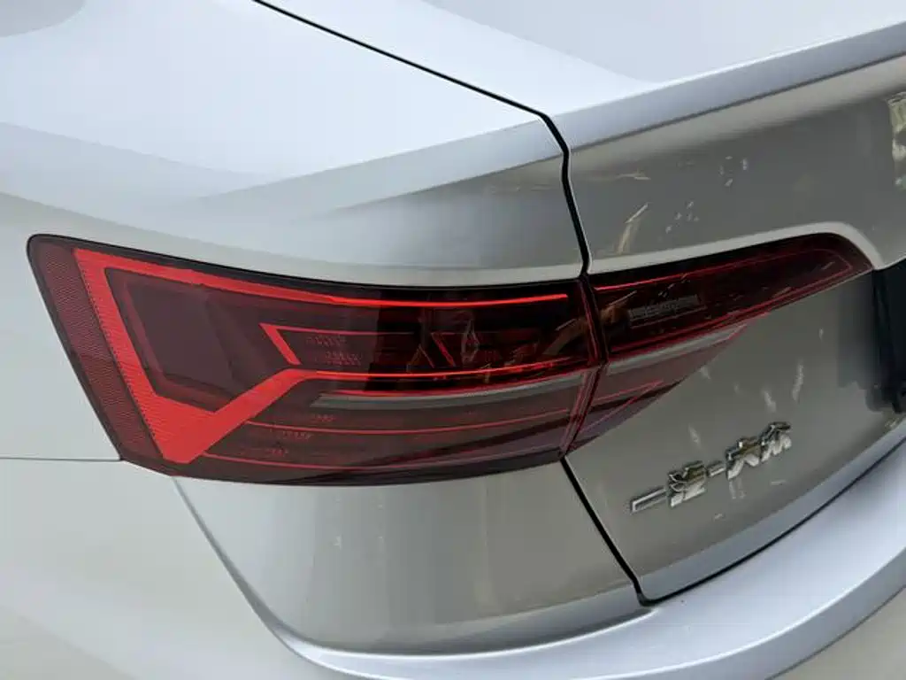 Volkswagen Sagitar — миниатюра 10