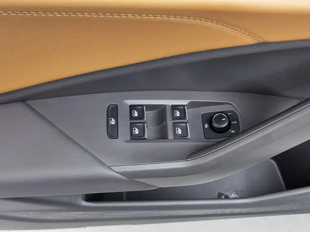 Volkswagen Sagitar — миниатюра 9