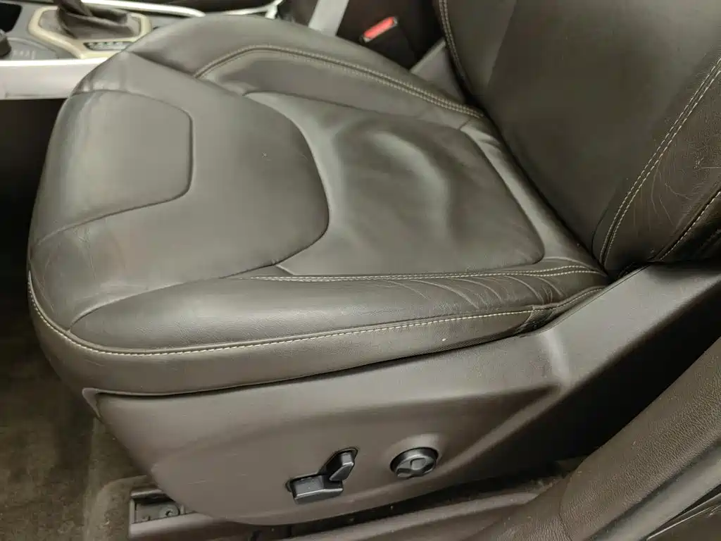 Jeep Cherokee (Import) — миниатюра 20