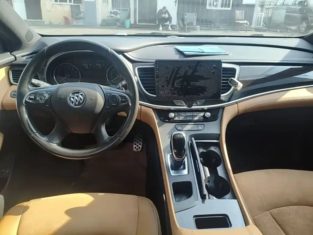 Buick LaCrosse — миниатюра 10