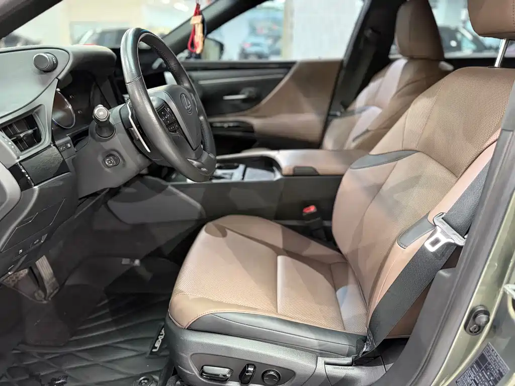 Lexus ES — миниатюра 4