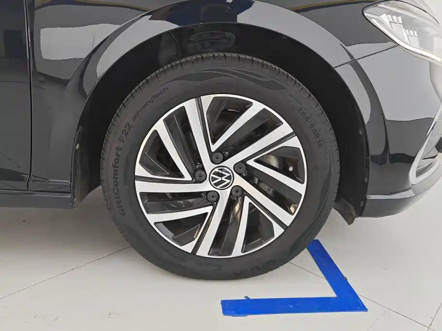 Volkswagen Lavida — миниатюра 6