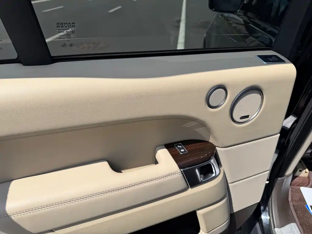 Land Rover Range Rover — миниатюра 15