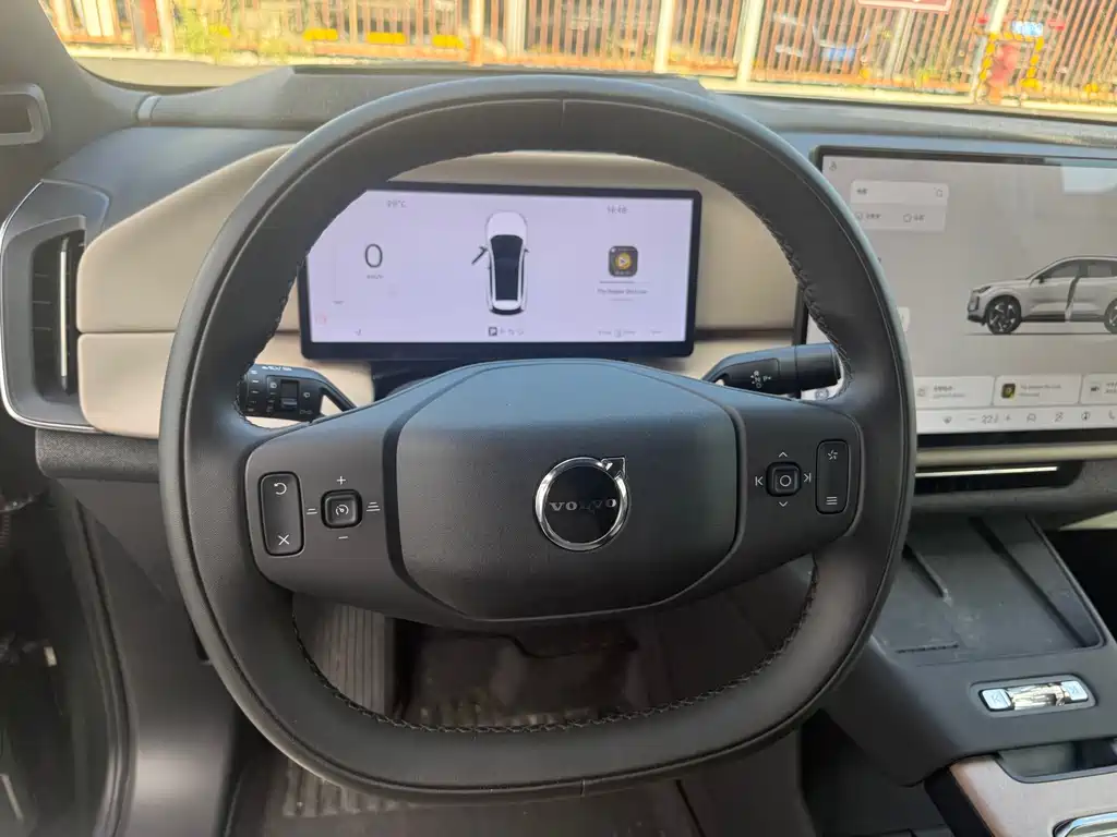 Volvo XC70 PHEV — миниатюра 14