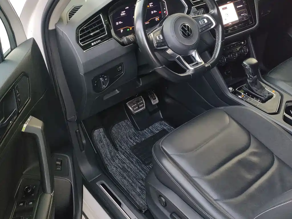 Volkswagen Tiguan L L 2022 330TSI AT R-Line