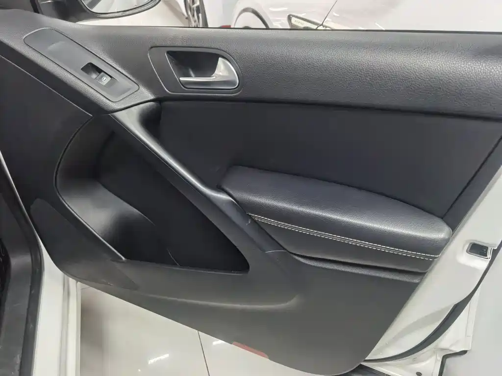Volkswagen Tiguan — миниатюра 19