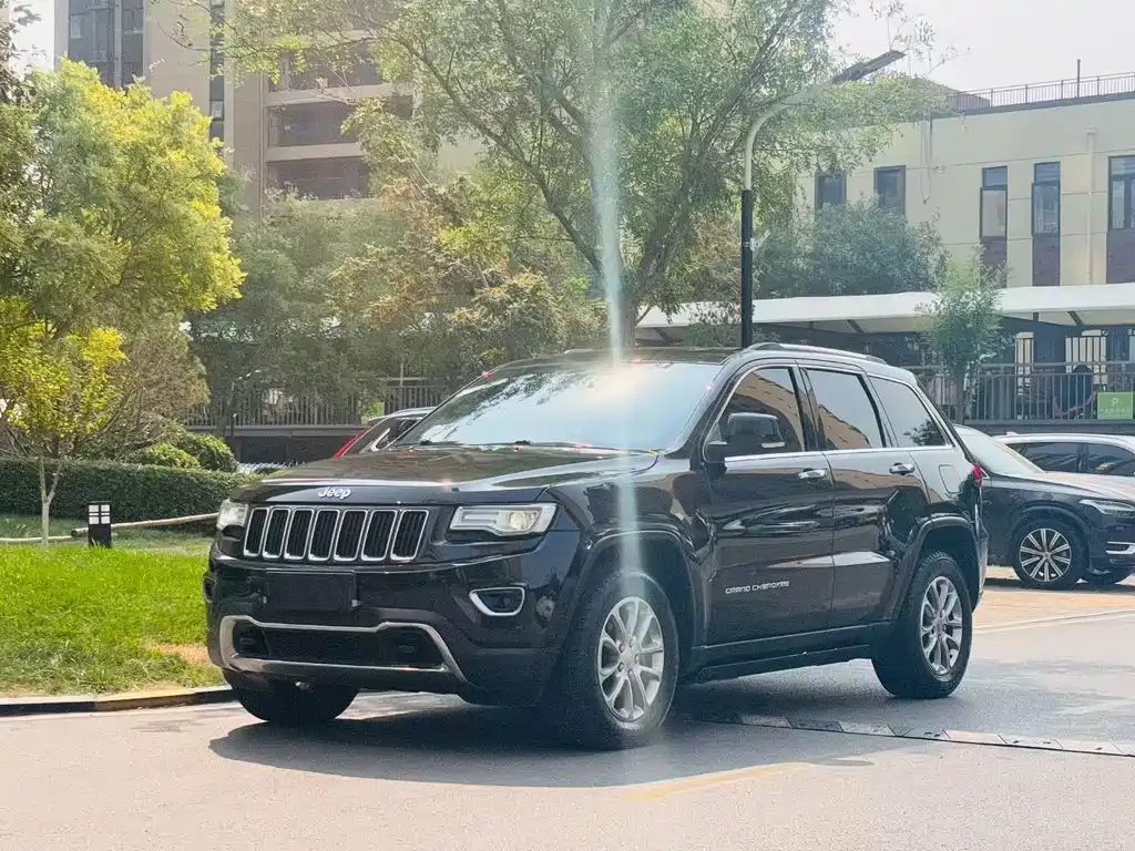 Jeep Grand Cherokee (Import) — миниатюра 3