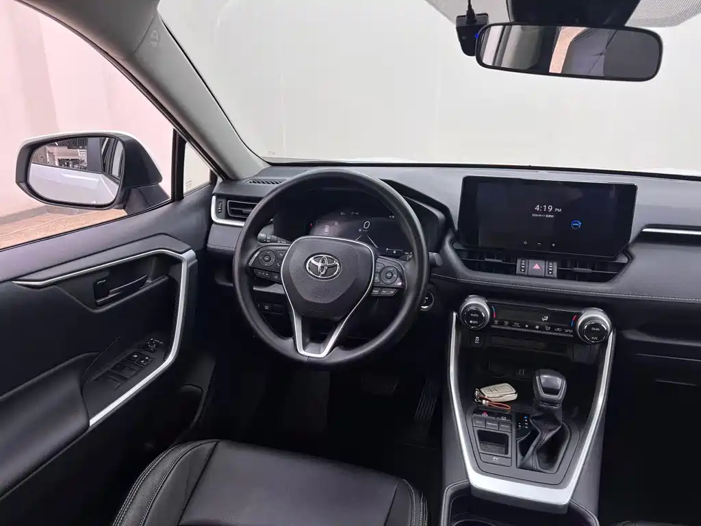 Toyota RAV4 Prime — миниатюра 17