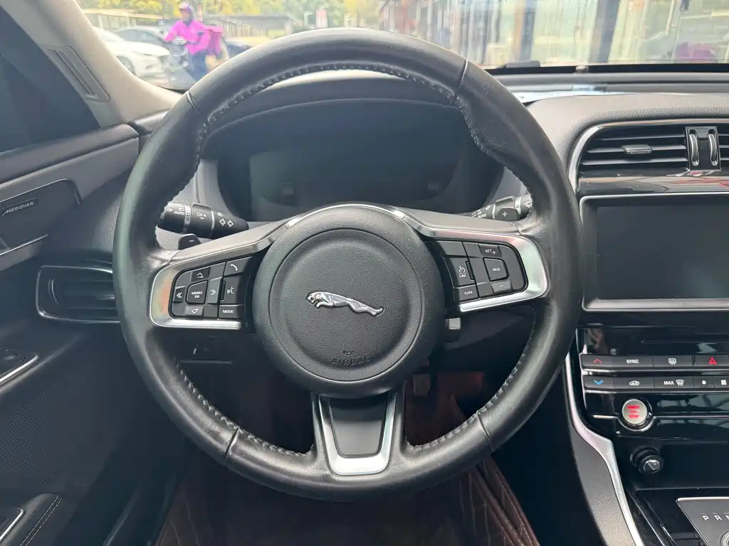Jaguar XEL 2.0T 250PS Premium Edition, фото 14