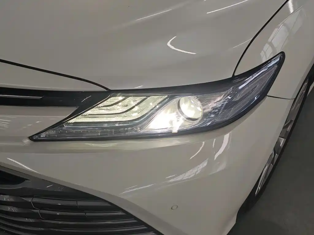 Toyota Camry — миниатюра 6
