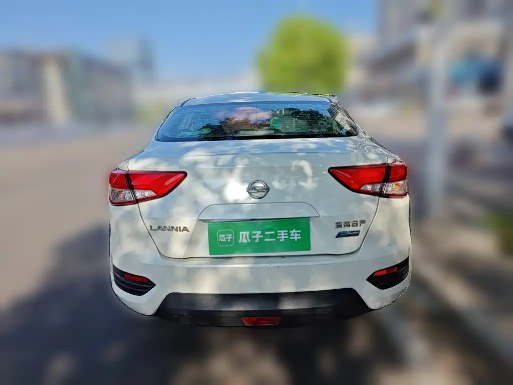 Nissan Bluebird — миниатюра 3