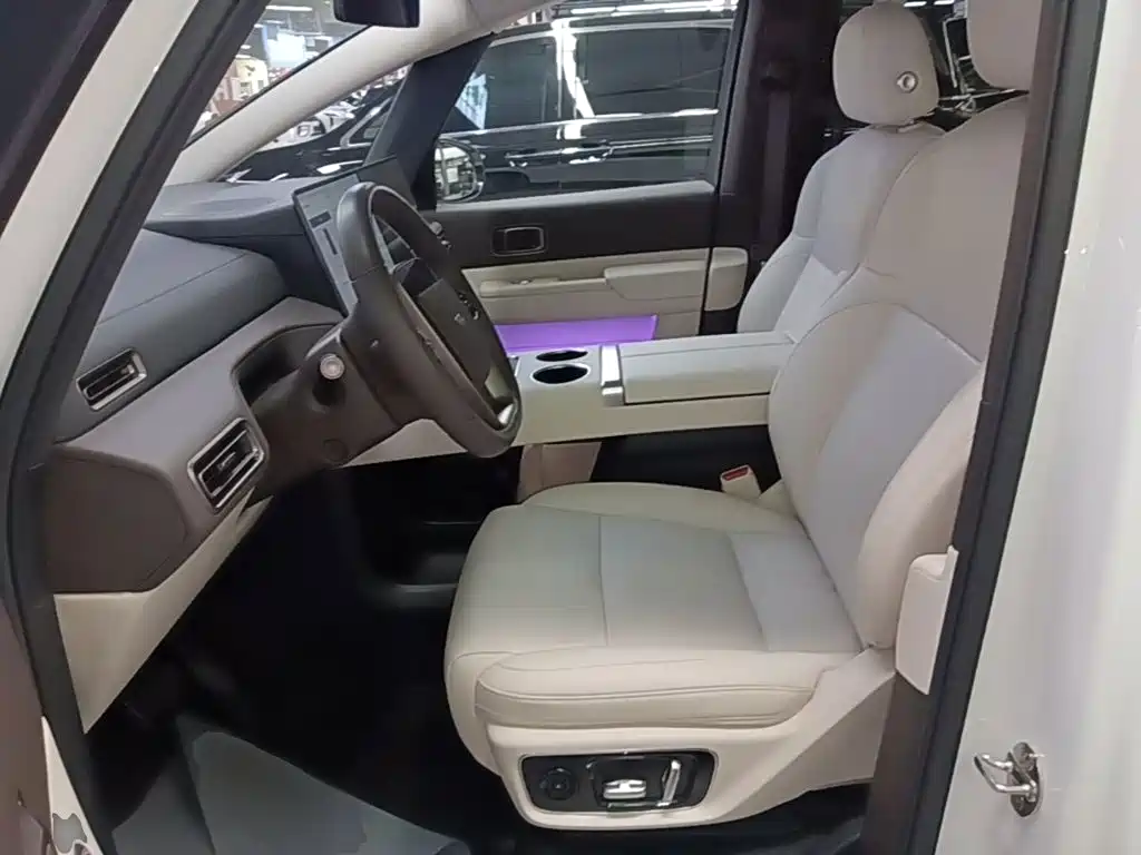 Li Auto Li MEGA — миниатюра 15