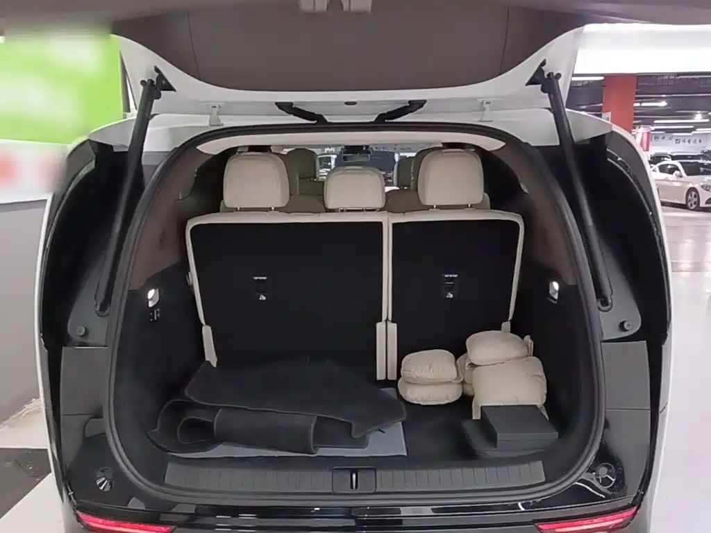 Li Auto Li MEGA — миниатюра 19