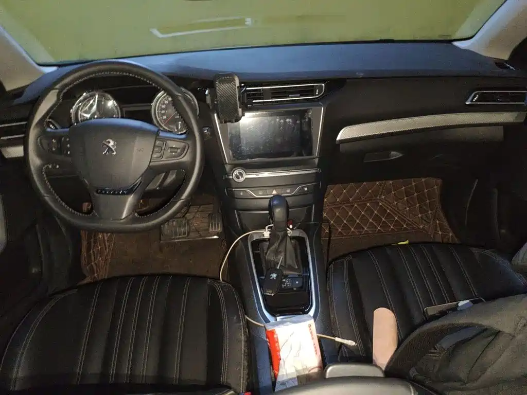 Peugeot 408 — миниатюра 5