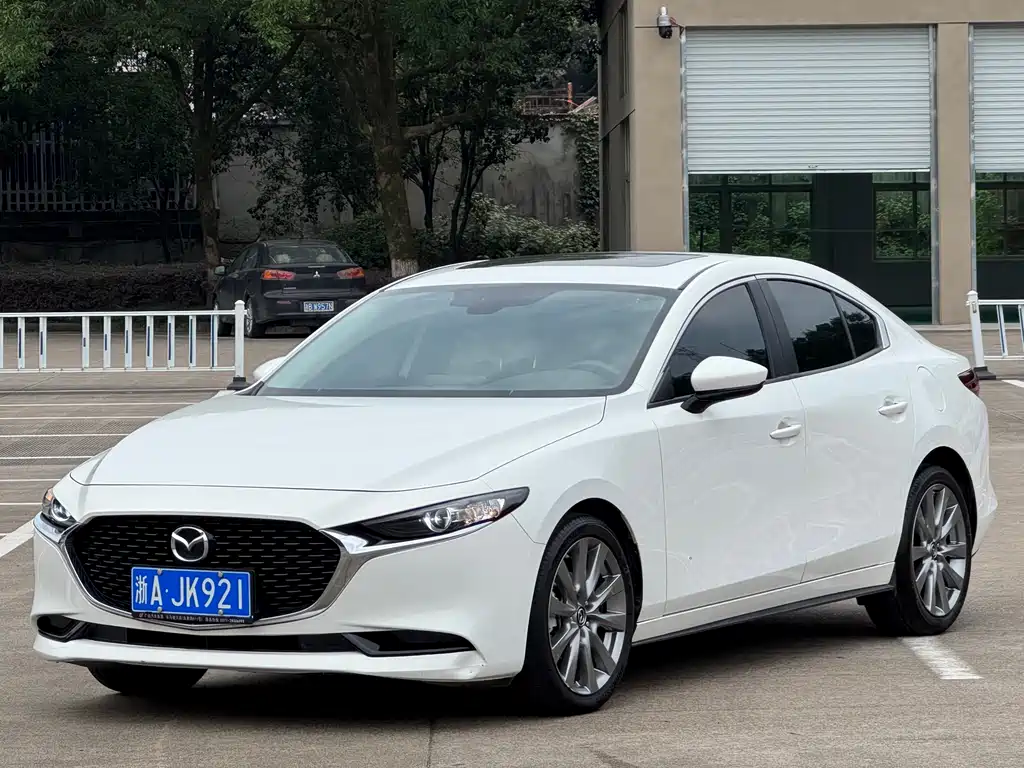 Купить Mazda 3 Axela