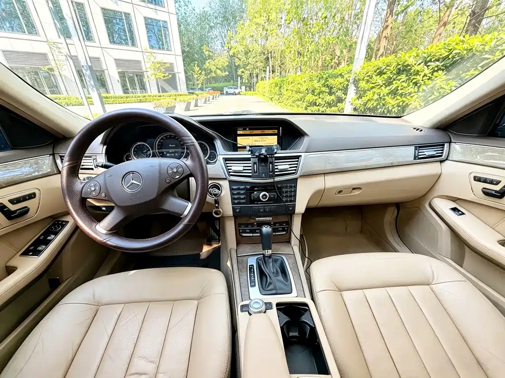 Mercedes-Benz E-Class (Import) — миниатюра 8