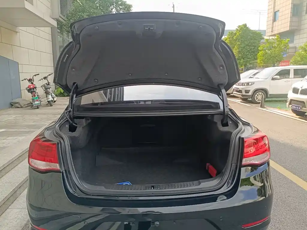 Chevrolet Malibu — миниатюра 19
