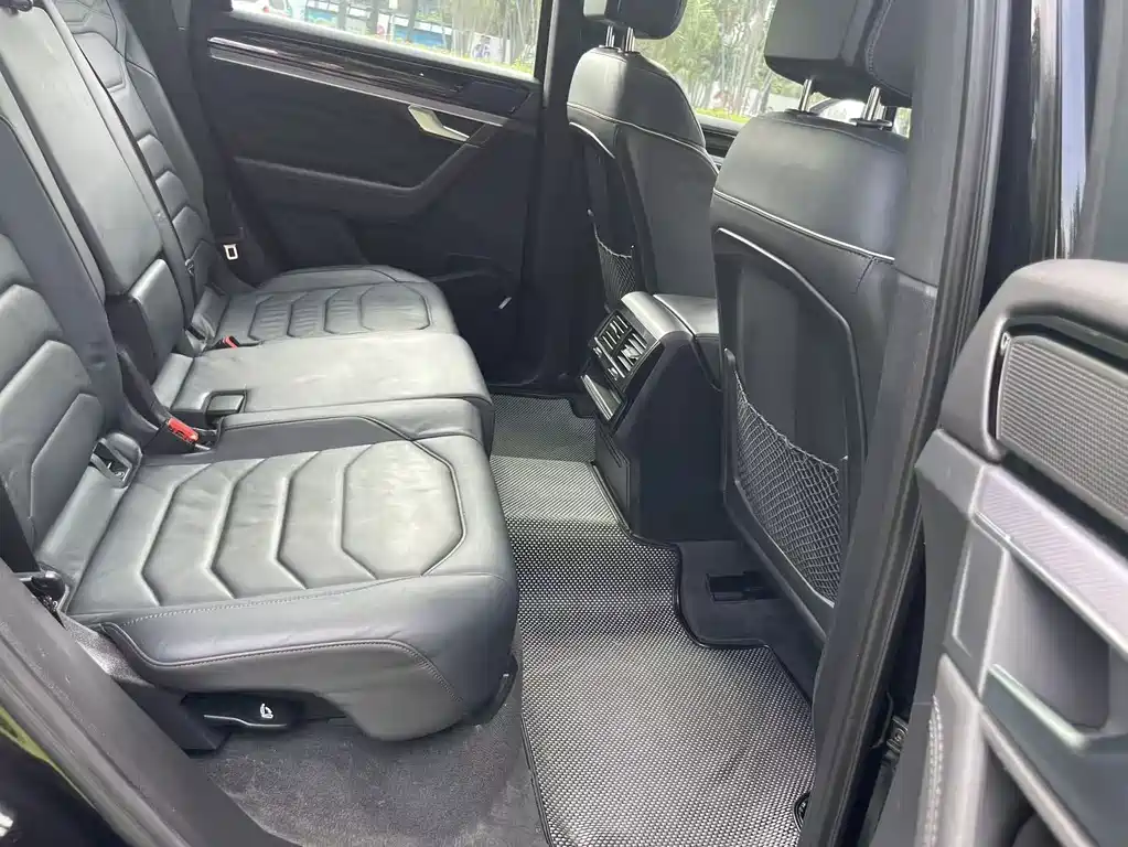 Volkswagen Touareg — миниатюра 12
