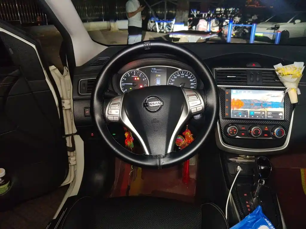 Nissan Tiida — миниатюра 11