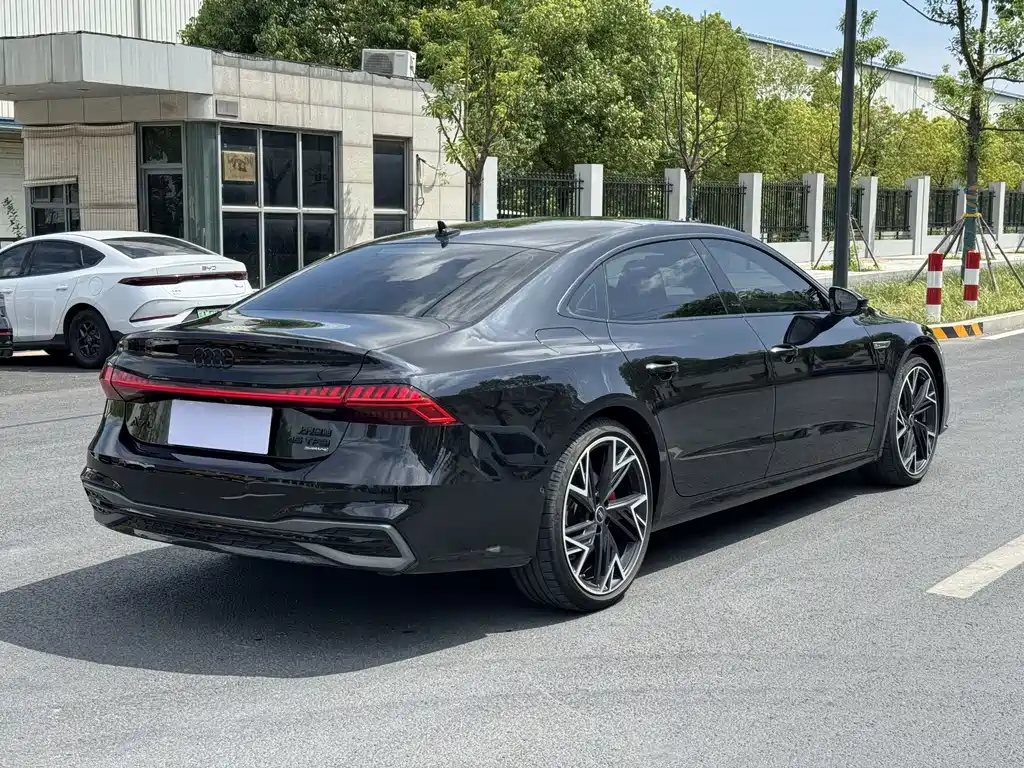 Audi A7L — миниатюра 6