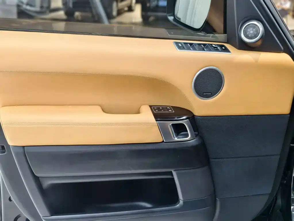 Land Rover Range Rover — миниатюра 4
