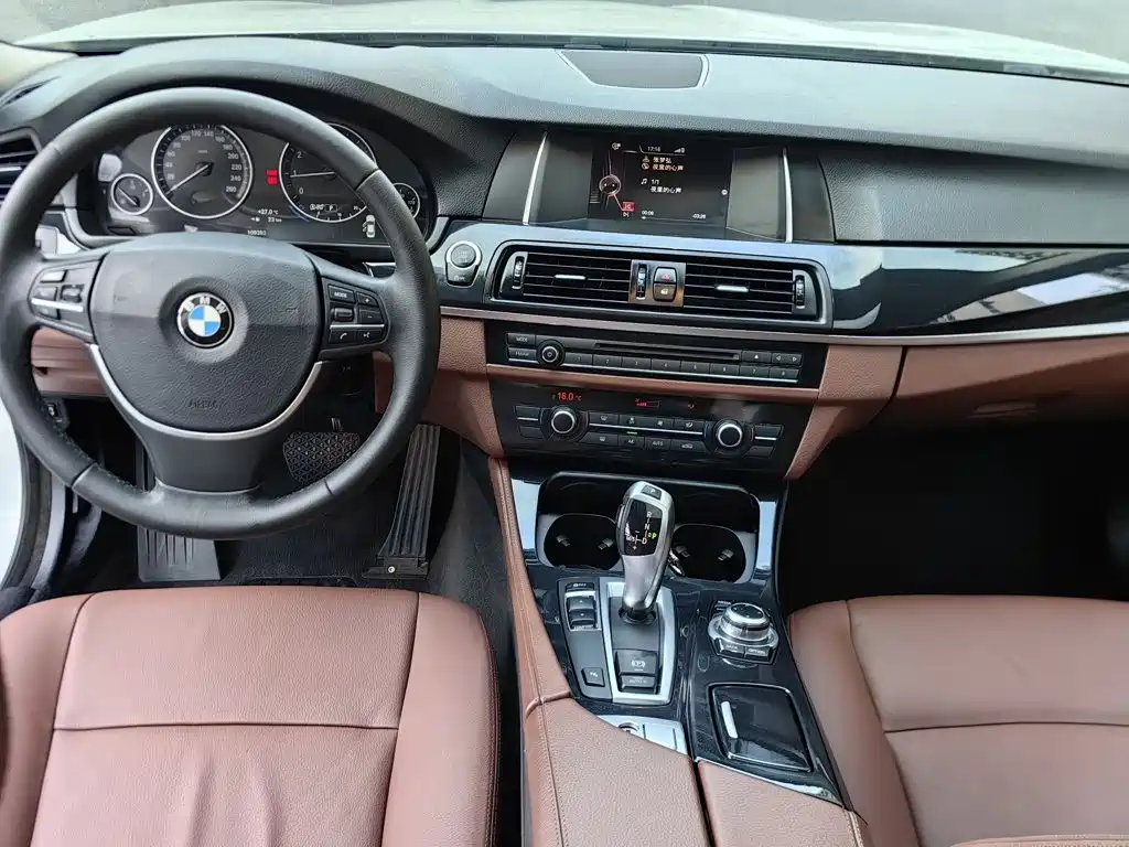BMW 5 Series — миниатюра 9