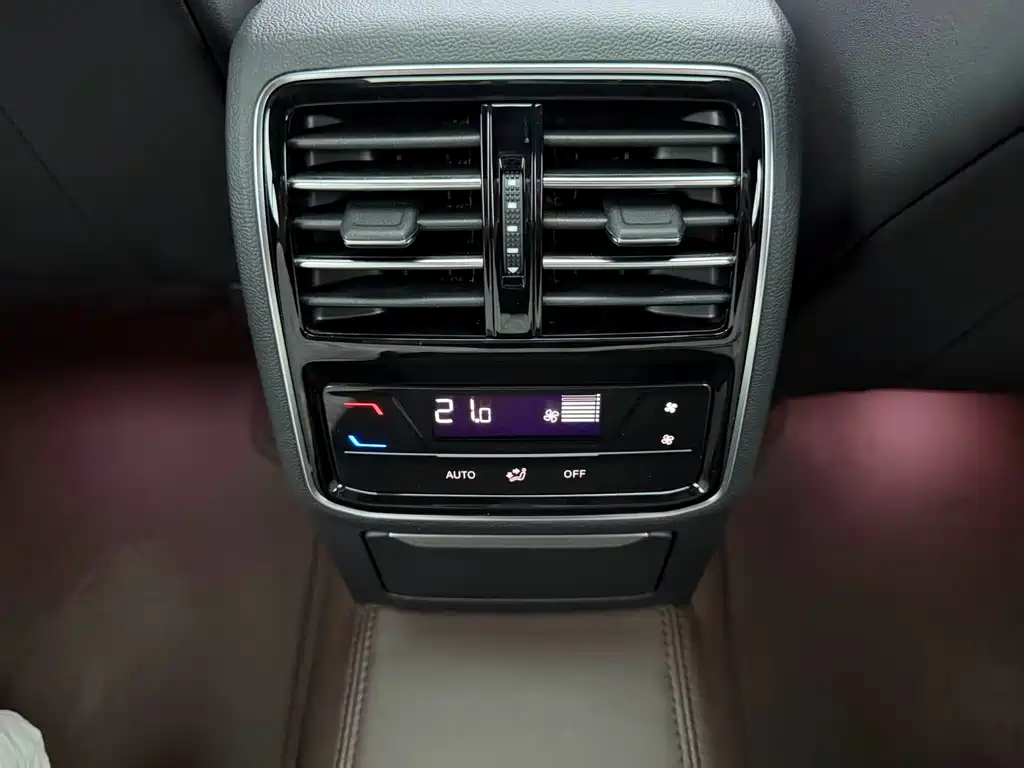 Volkswagen CC — миниатюра 8