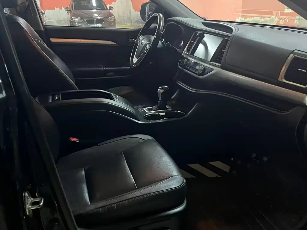 Toyota Highlander — миниатюра 7