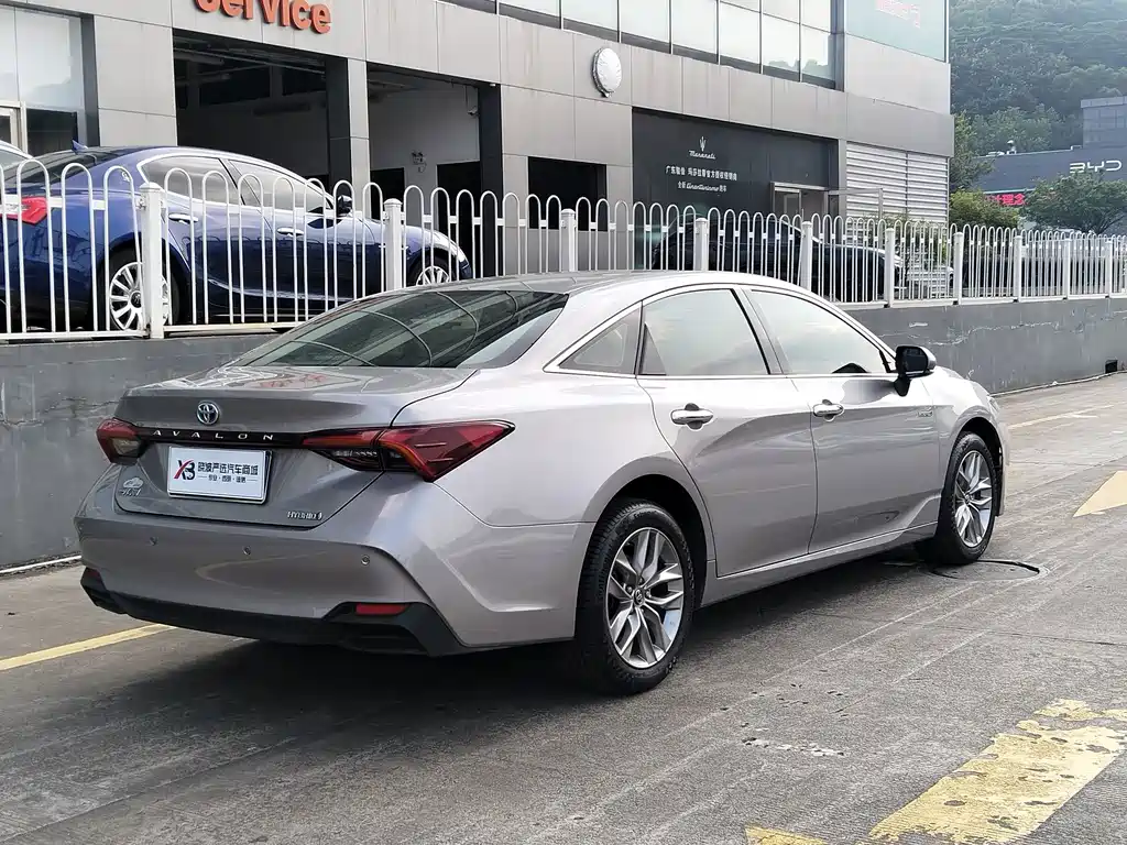 Toyota Avalon — миниатюра 9