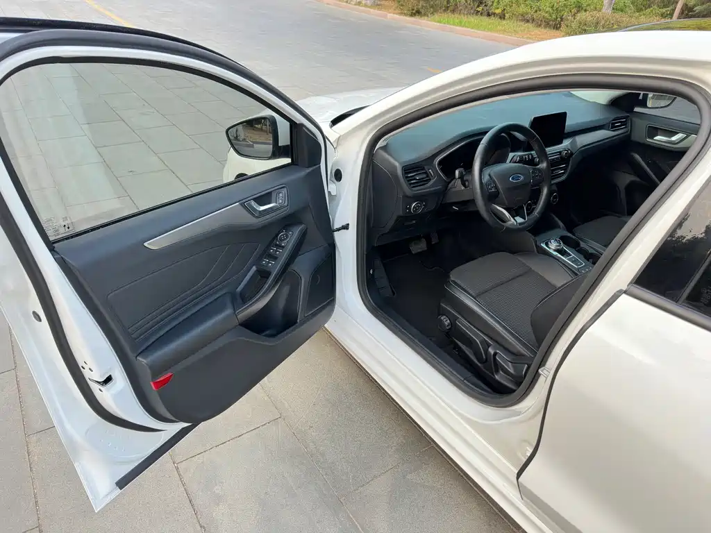 Ford Focus — миниатюра 13