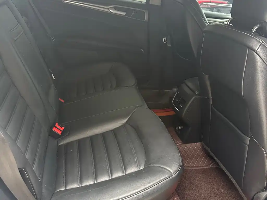 Ford Mondeo — миниатюра 4