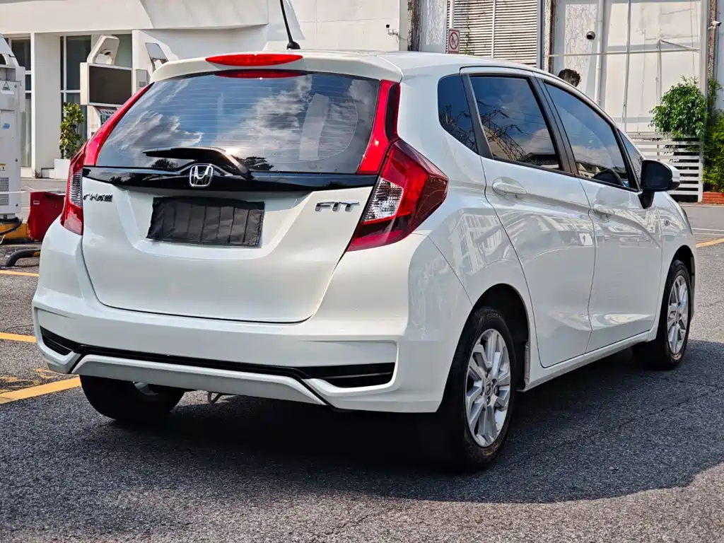 Honda Fit — миниатюра 5
