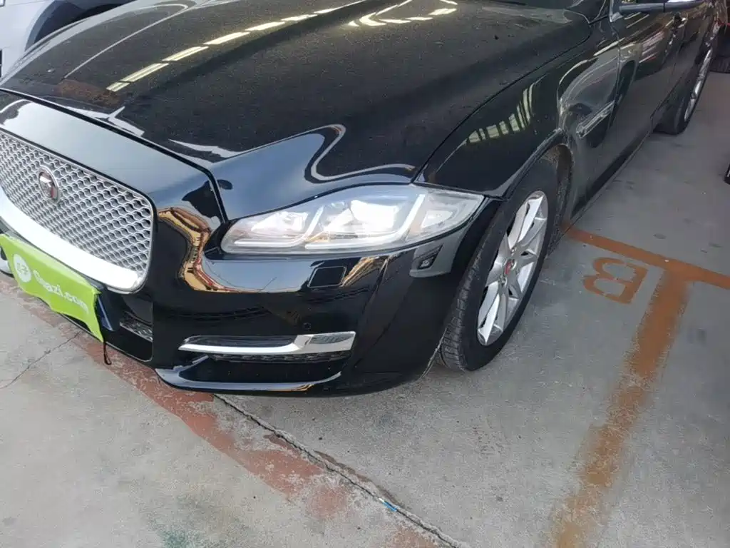 Jaguar XJ — миниатюра 24