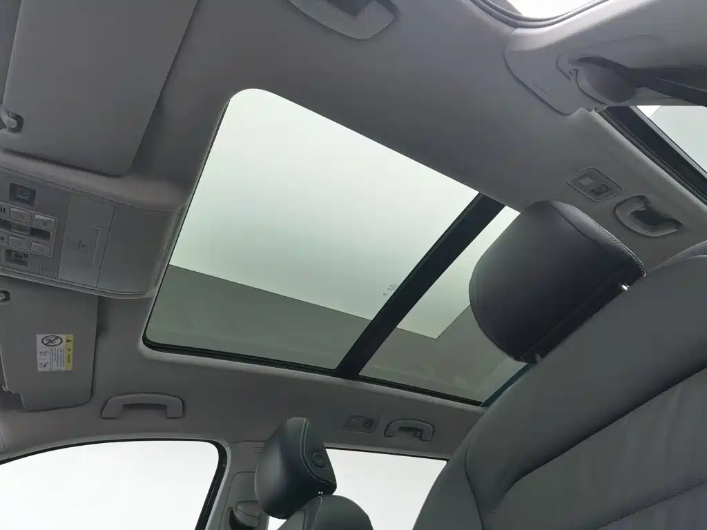 Volkswagen Tiguan L — миниатюра 14