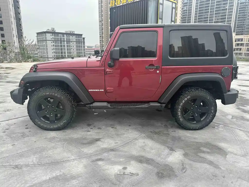 Jeep Wrangler 3.6L Sahara 2-door Edition, фото 3