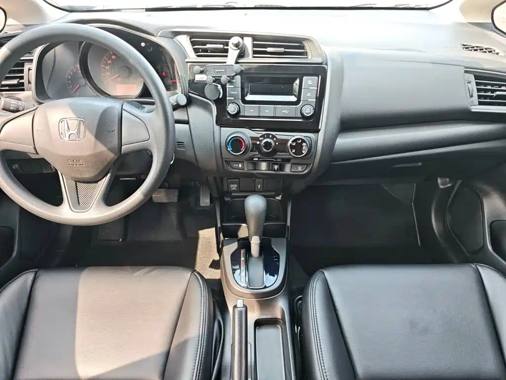 Honda Fit — миниатюра 17