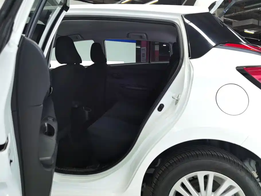 Toyota Yaris L — миниатюра 11