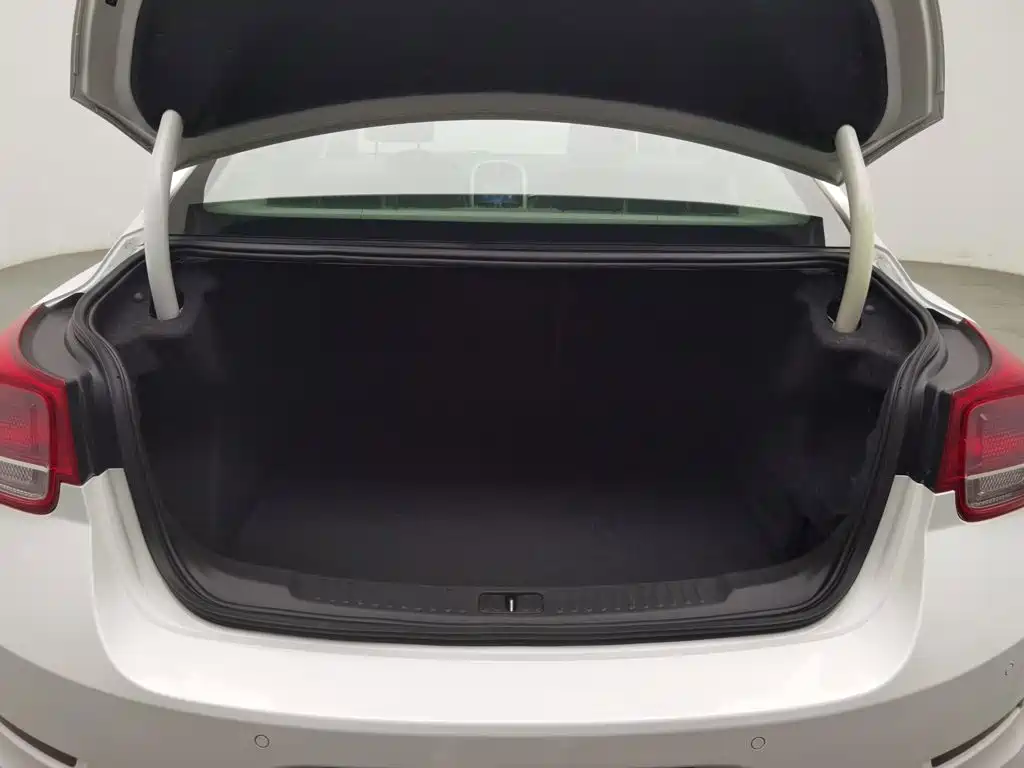 Chevrolet Malibu — миниатюра 16