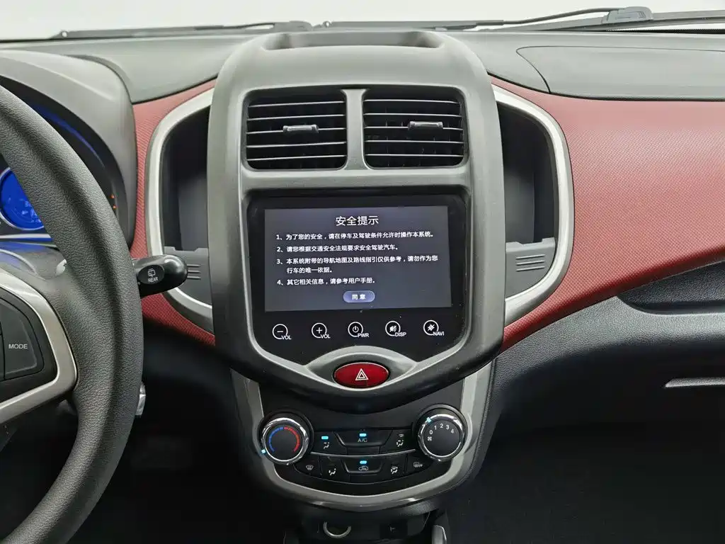 Changan BenBen — миниатюра 12