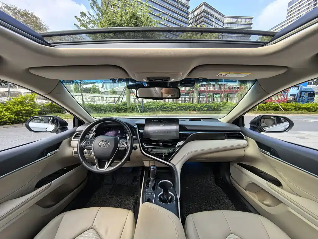 Toyota Camry — миниатюра 10