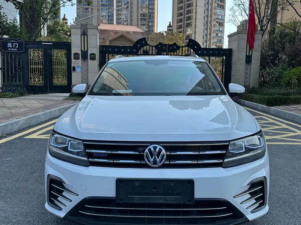 Volkswagen Tiguan L PHEV — миниатюра 2