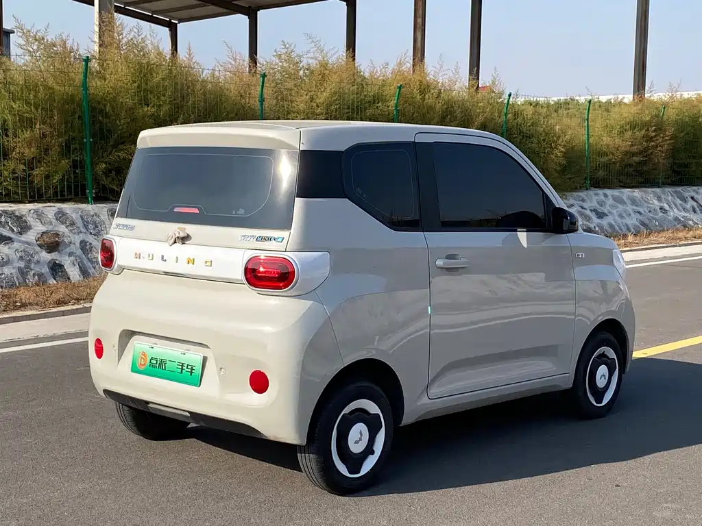 Wuling MINIEV — миниатюра 4